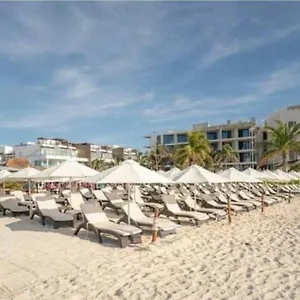 https://playa-beach.allrivieramayahotels.com